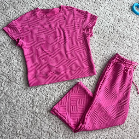 Pink Textured Two-Piece Lounge Set - Picture 2 of 9